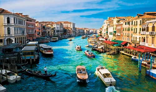 канал, италия, город, гондола, лодка, зеленые, бежевые, коричневые